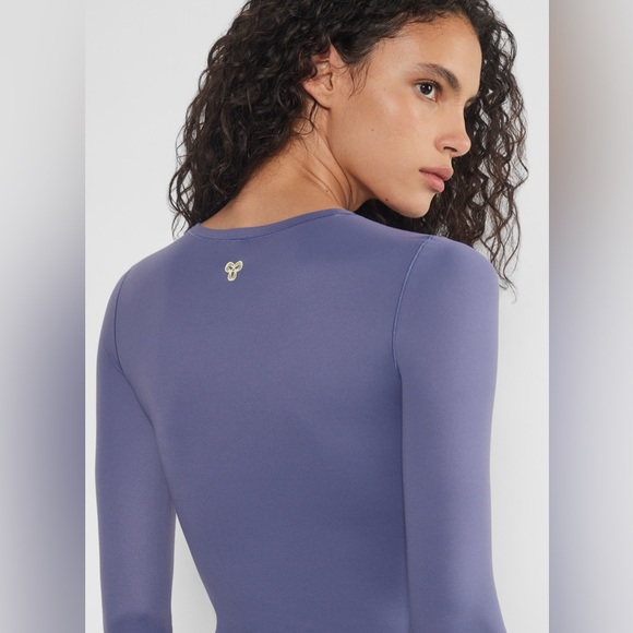 Aritzia Midnight Colour airBUTTER Exhale Longsleeve - Picture 2 of 6